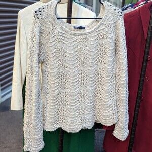 American Eagle Women's‎ Size Medium Cream Knit Sweater